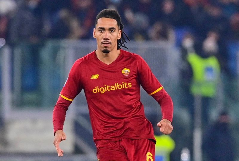 Roma krijgt kennis nadat Smalling de bal ontwijkt